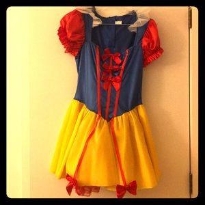 Snow White Halloween Costume